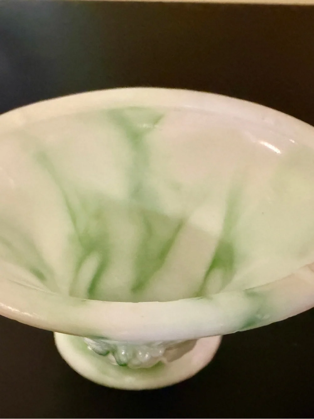 VINTAGE GREEN SLAG GLASS VASE, 1930’S-1940’S.